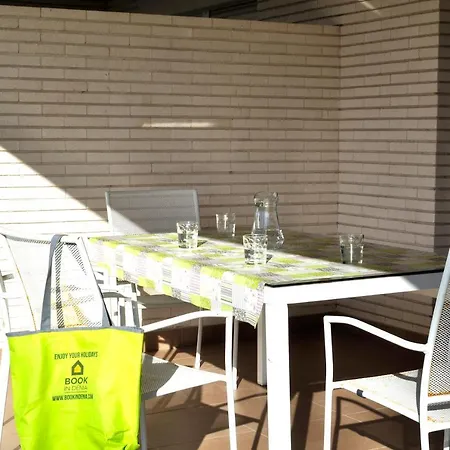 Brisas A1, 2 Dormitorios, Playa A 50m, By Bookindenia *